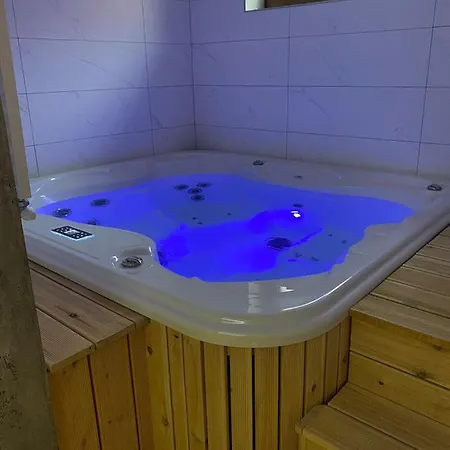 Apartmán Pinewood Nest Luxe Spa&view